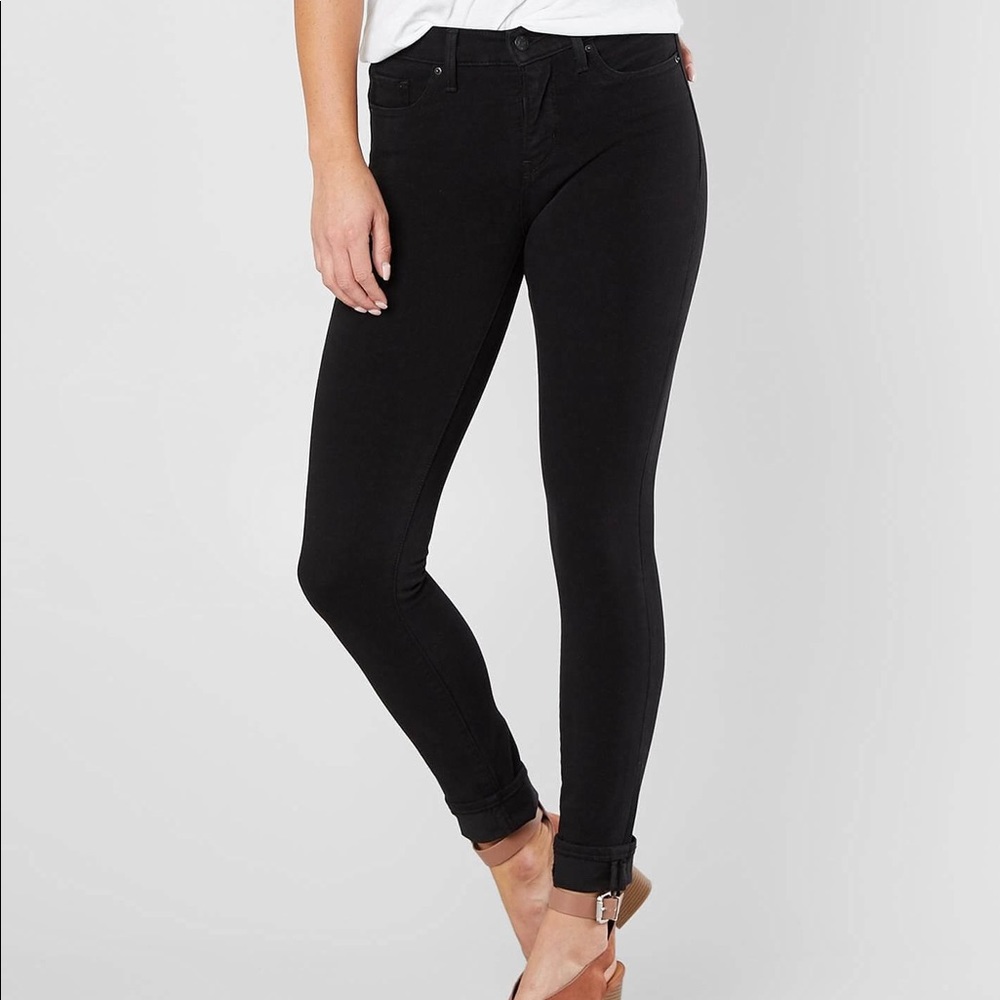 Levi’s 311 Black Shaping Skinny Jeans